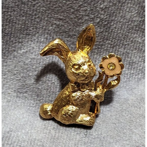 Jewelry - Vintage Gold Easter Bunny Pin